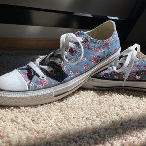 Floral Converse